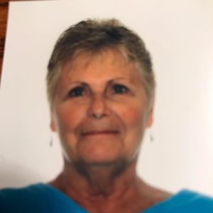 Meet your Posher, Lois